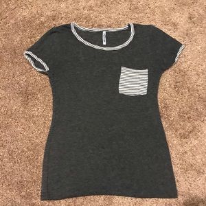 Dark grey short sleeve tee
